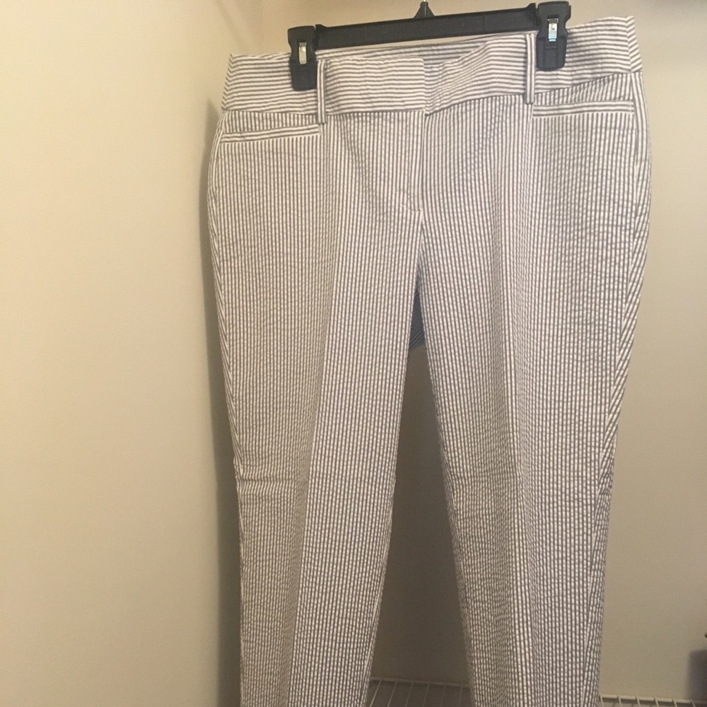 **NEW* Ann Taylor Loft Seersucker Ankle Crop Pants